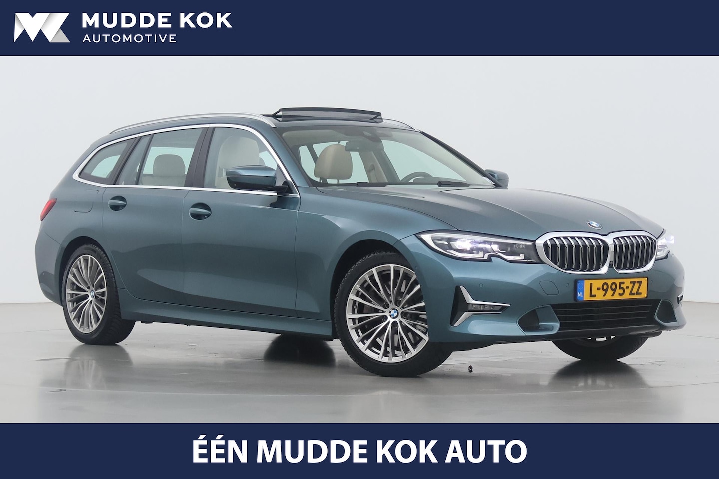 BMW 3-serie Touring - 330d xDrive High Executive | Panoramadak | Trekhaak | harman/kardon | Leder | 360° Camera - AutoWereld.nl