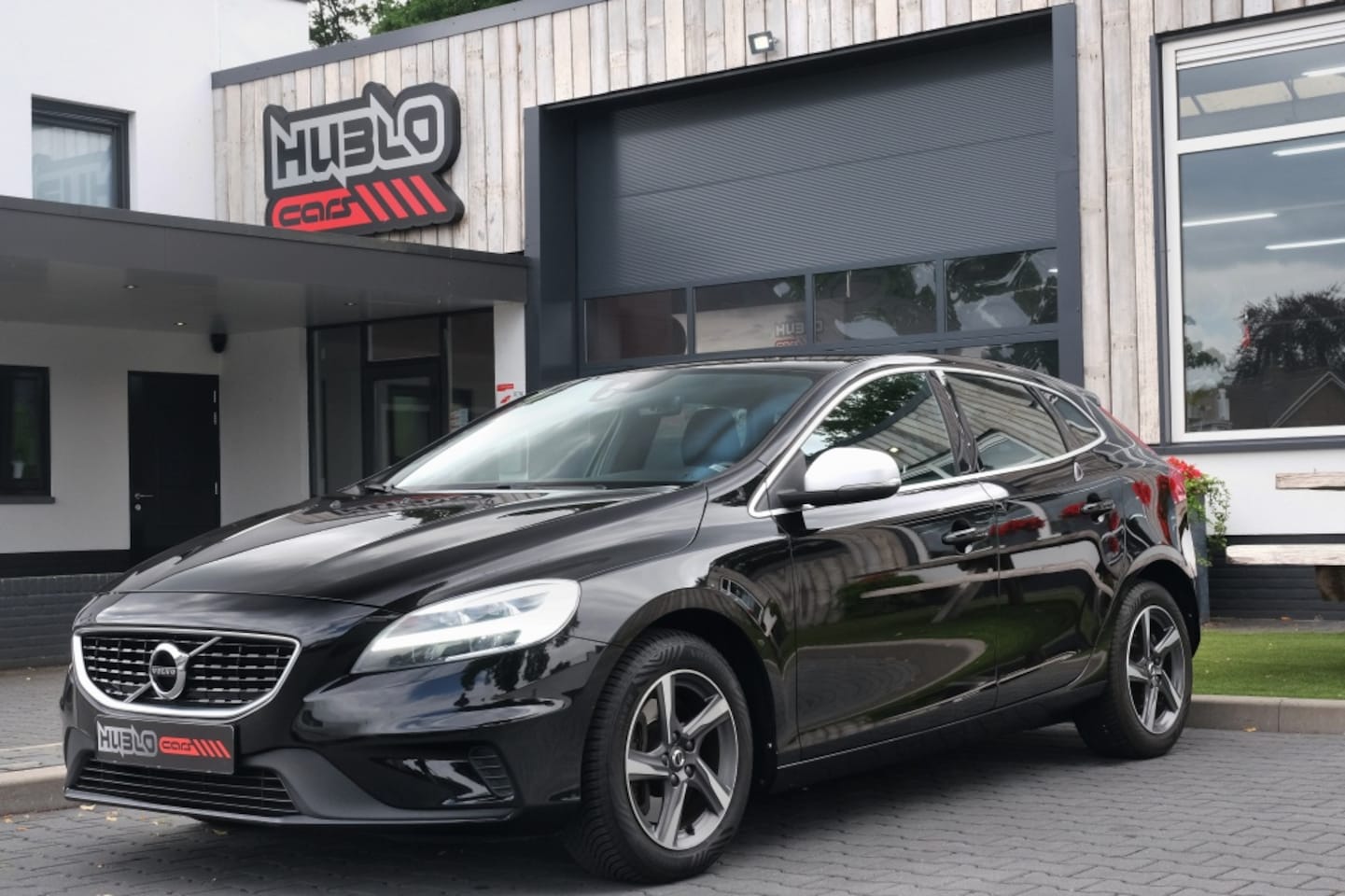 Volvo V40 - 2.0 D3 R-Design 2.0 D3 R-Design - AutoWereld.nl
