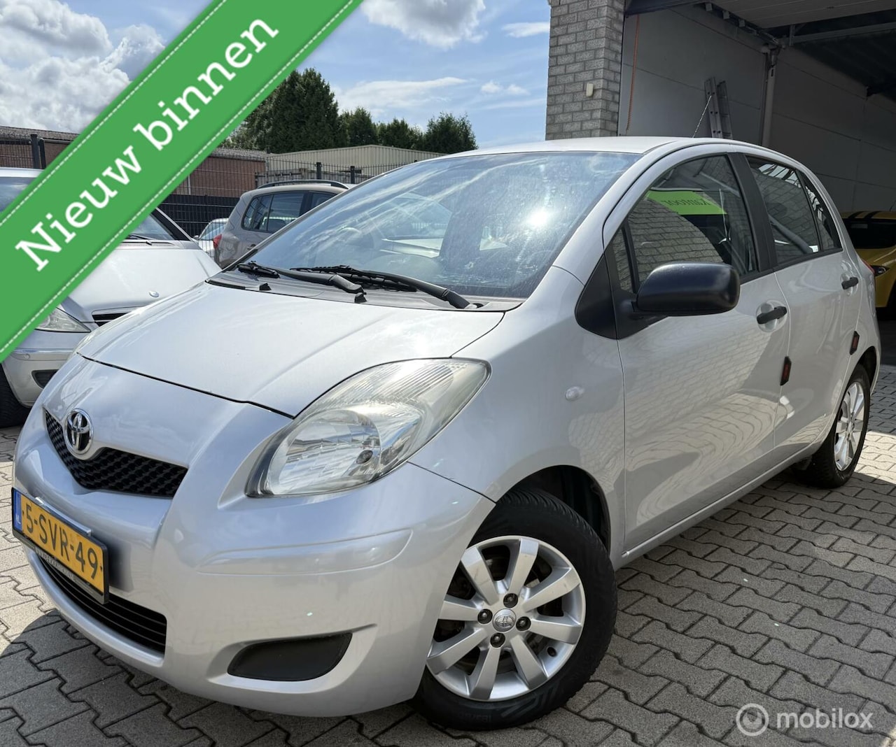 Toyota Yaris - 1.0 VVTi Cool / 5DRS / Airco / Sport.Velgen - AutoWereld.nl