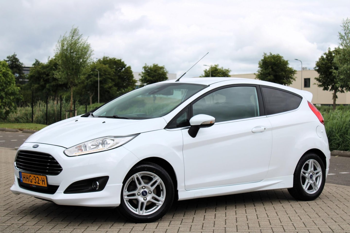 Ford Fiesta - 1.0 EcoBoost Sport l Airco l Elek Pak l PDC - AutoWereld.nl