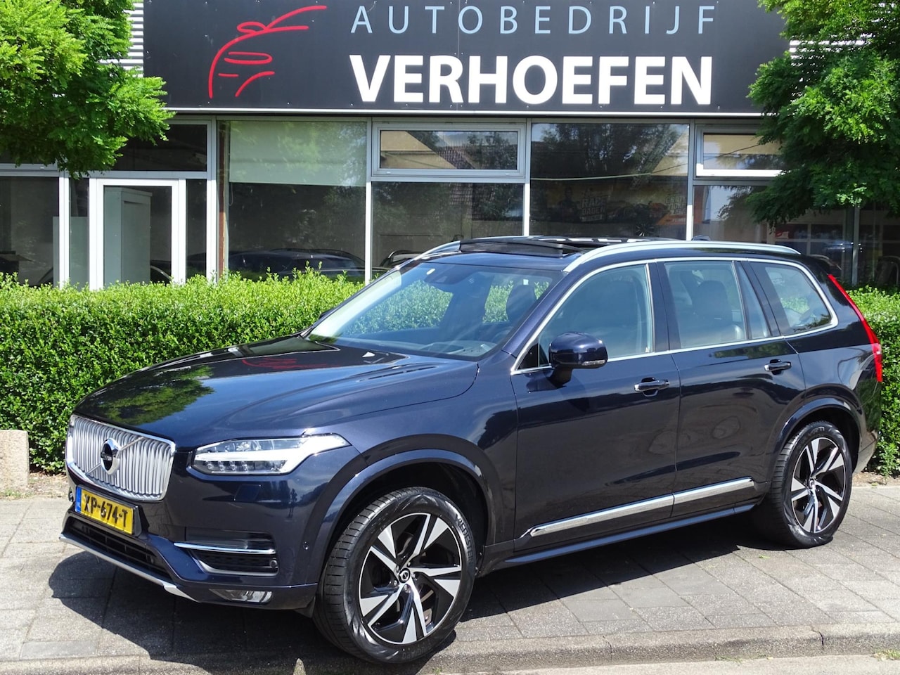 Volvo XC90 - 2.0 T5 AWD Inscription -PANORAMADAK - STOEL VERKOEL / VERW - STUUR VERW - TREKHAAK - FULL - AutoWereld.nl