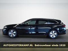 Volkswagen Passat Variant - 2.0 TDI 150 PK DSG ACC LED 360 Camera Trekhaak Massage