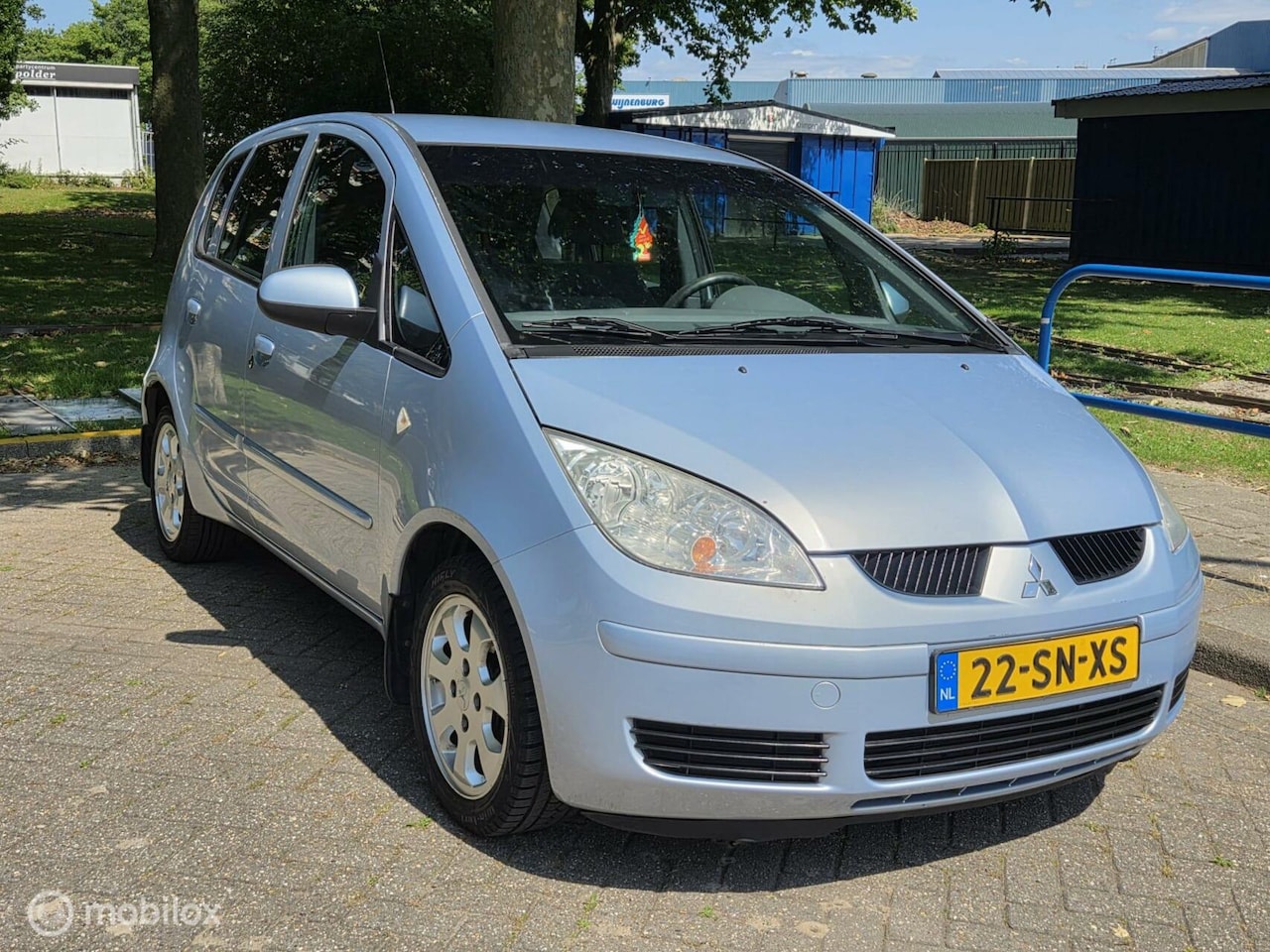 MITSUBISHI COLT