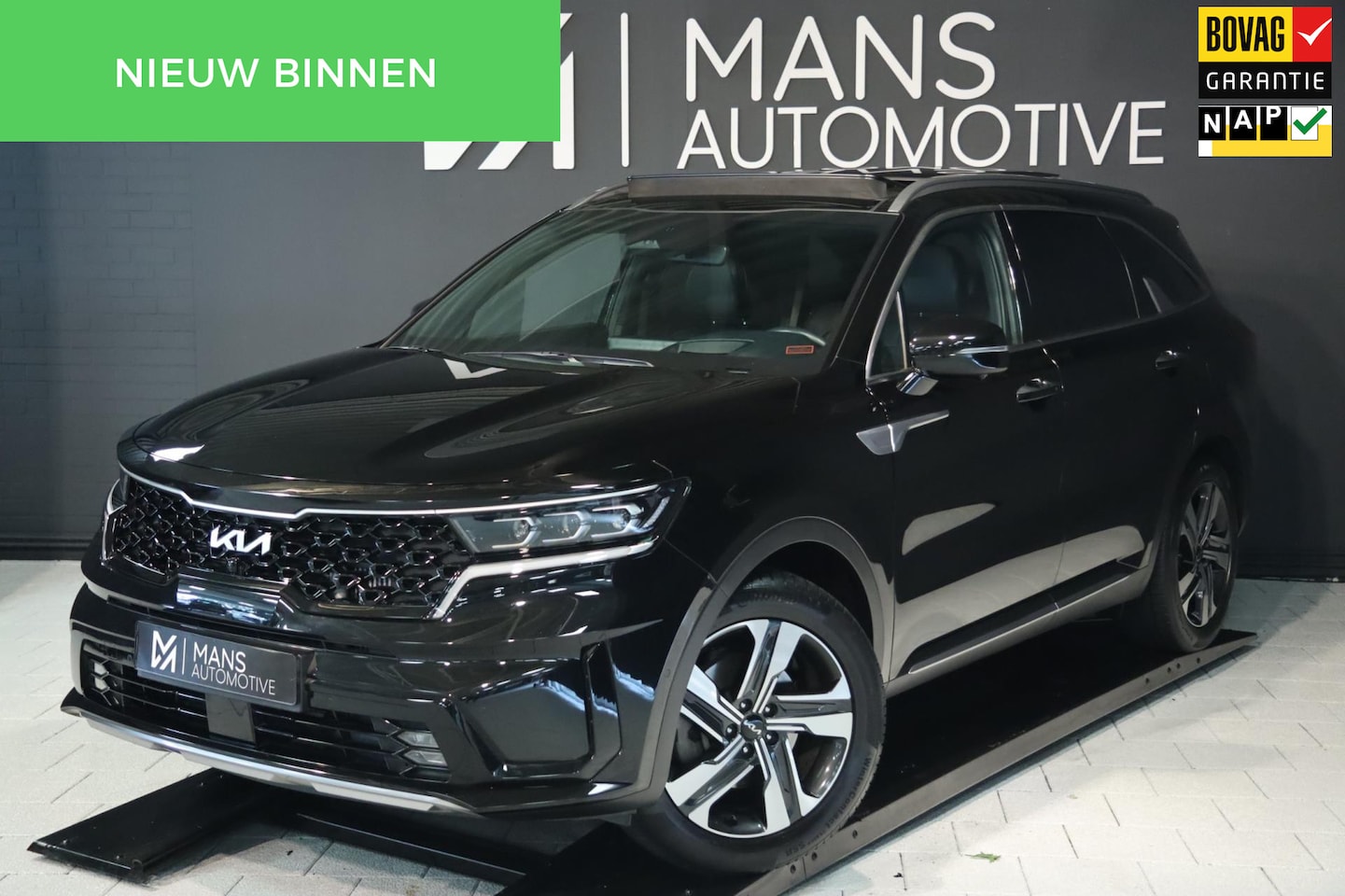 Kia Sorento - 1.6 T-GDI Hybrid 4WD / PANO / KEYLESS / HUD / 360 / VOLLEDIG UITGEVOERD! - AutoWereld.nl
