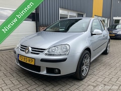 Volkswagen Golf - 1.6 FSI Comfortline