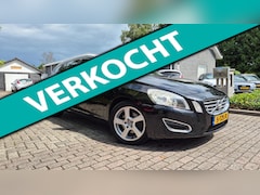 Volvo V60 - 2.0 D3 R-Design-CLIMA-NAVI-LEDER-BJ2012