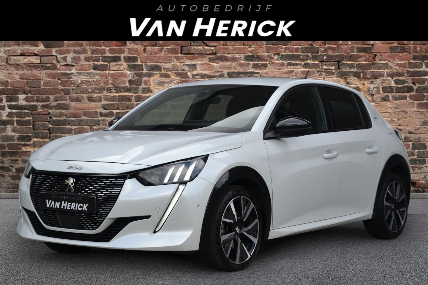 Peugeot 208 - 1.2 PureTech GT Automaat | Navi | Camera | Dode hoek detectie - AutoWereld.nl