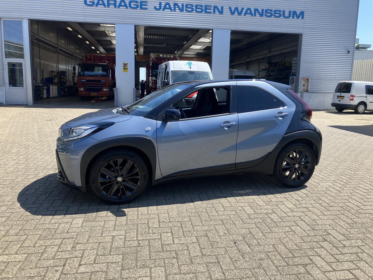 Toyota Aygo X - 1.0 VVT-I S-CVT PREMIUM AUTOMAAT - AutoWereld.nl