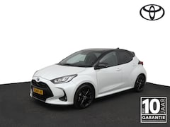 Toyota Yaris - 1.5 Hybrid Executive two-tone | Navigatie | Keyless | Dodehoekdetectie | Parkeersensoren |