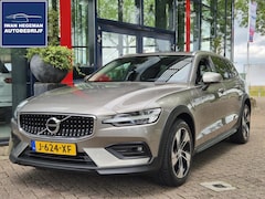 Volvo V60 Cross Country - 2.0 B5 AWD Pro AUTOMAAT | Afn. Trekhaak | Panodak | Adapt. Cruise Control | LM Velgen | Cl
