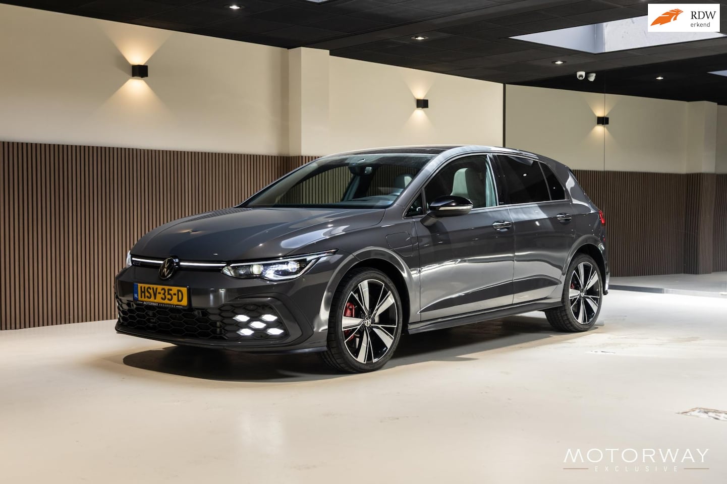 Volkswagen Golf - 1.4 eHybrid GTE |PANO|MATRIX|LEDER|HEAD-UP|CAMERA - AutoWereld.nl