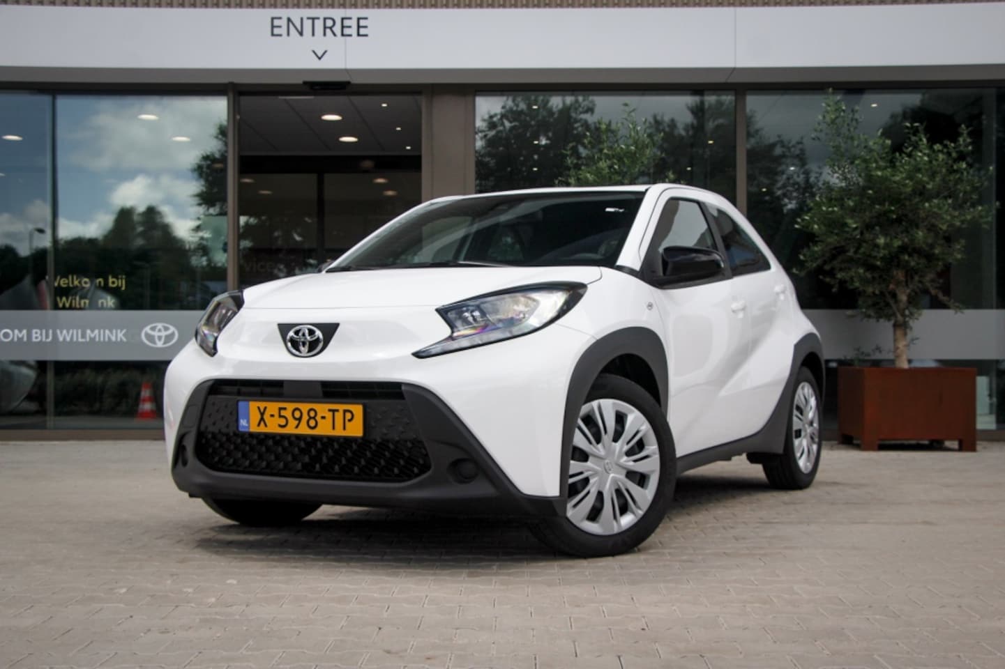 Toyota Aygo X - 1.0 VVT-i MT Play | Apple Car-Play | Camera - AutoWereld.nl