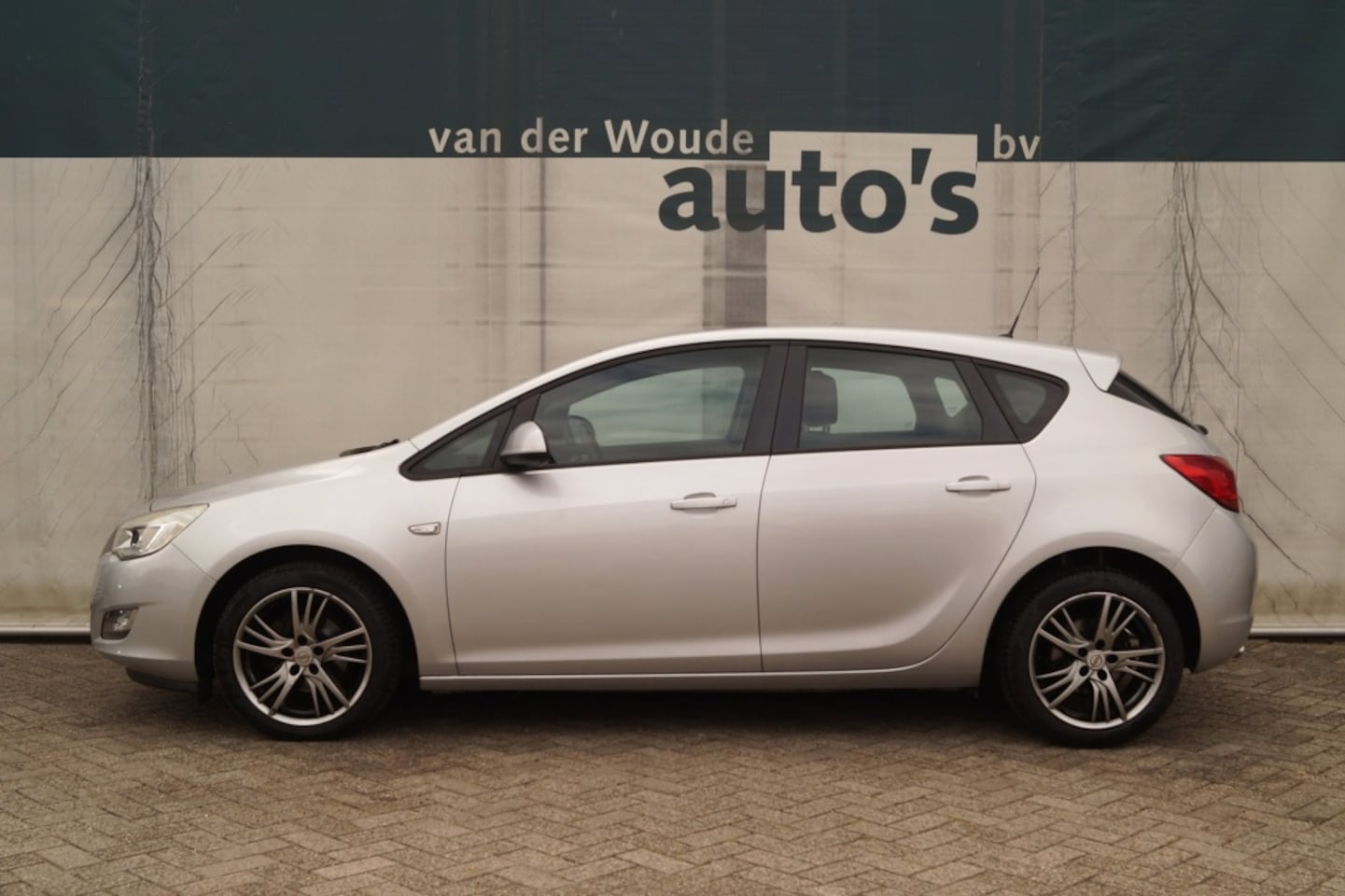 Opel Astra - 1.4 Turbo 120pk Edition -AIRCO-CRUISE-LMV- - AutoWereld.nl