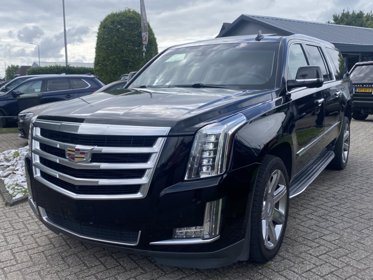 Cadillac Escalade - ESV 6.2 V8 Luxury 2017 DUITS KENTEKEN - AutoWereld.nl