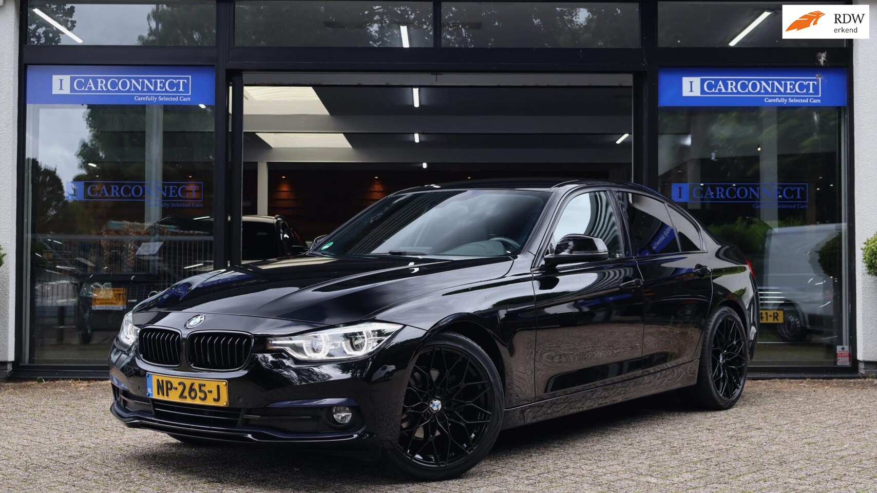 BMW 3-serie - 320d High Executive|Camera|Virtual|PDC|Cruise - AutoWereld.nl