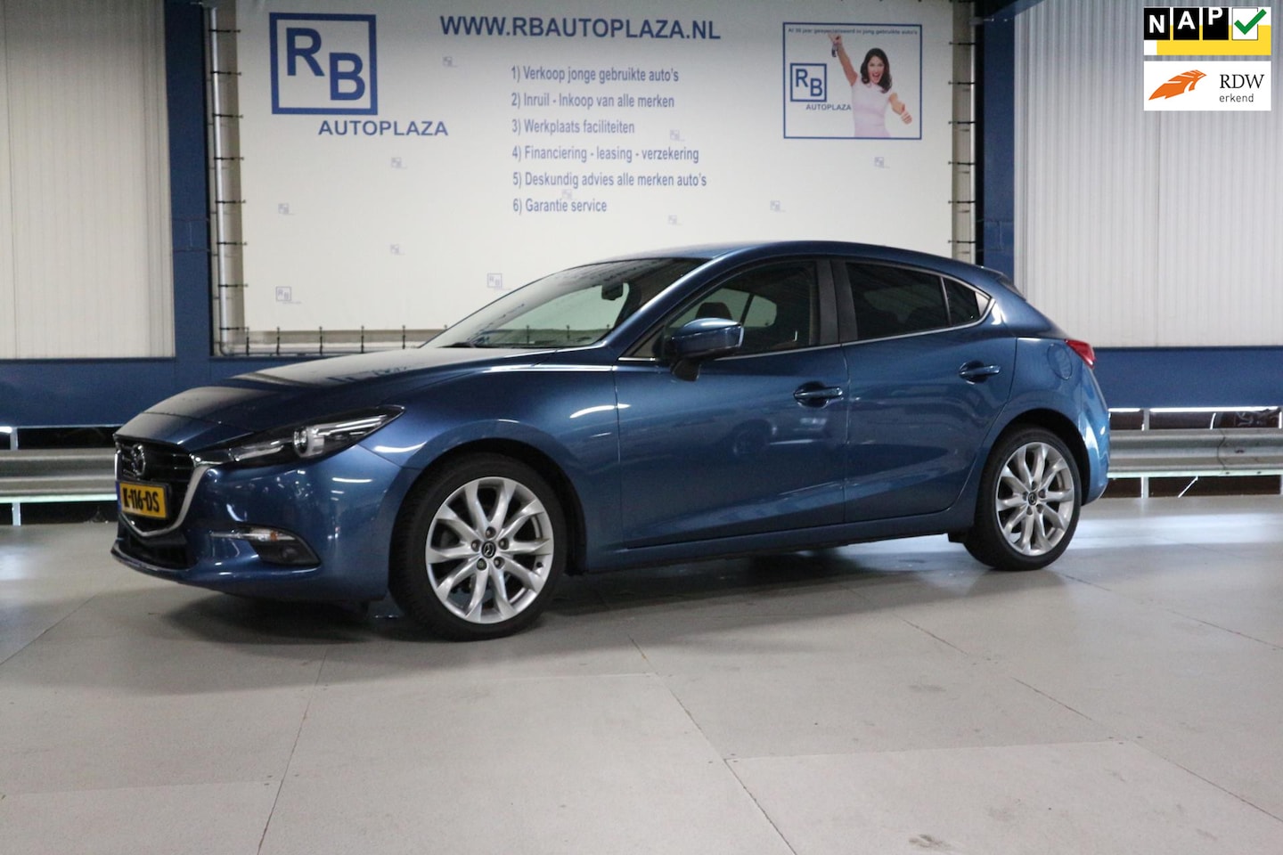 Mazda 3 - 2.0 SkyActiv-G 120 GT-M DEALER ONDERHOUDEN/ HEAD UP/ STUURVERWARMING - AutoWereld.nl
