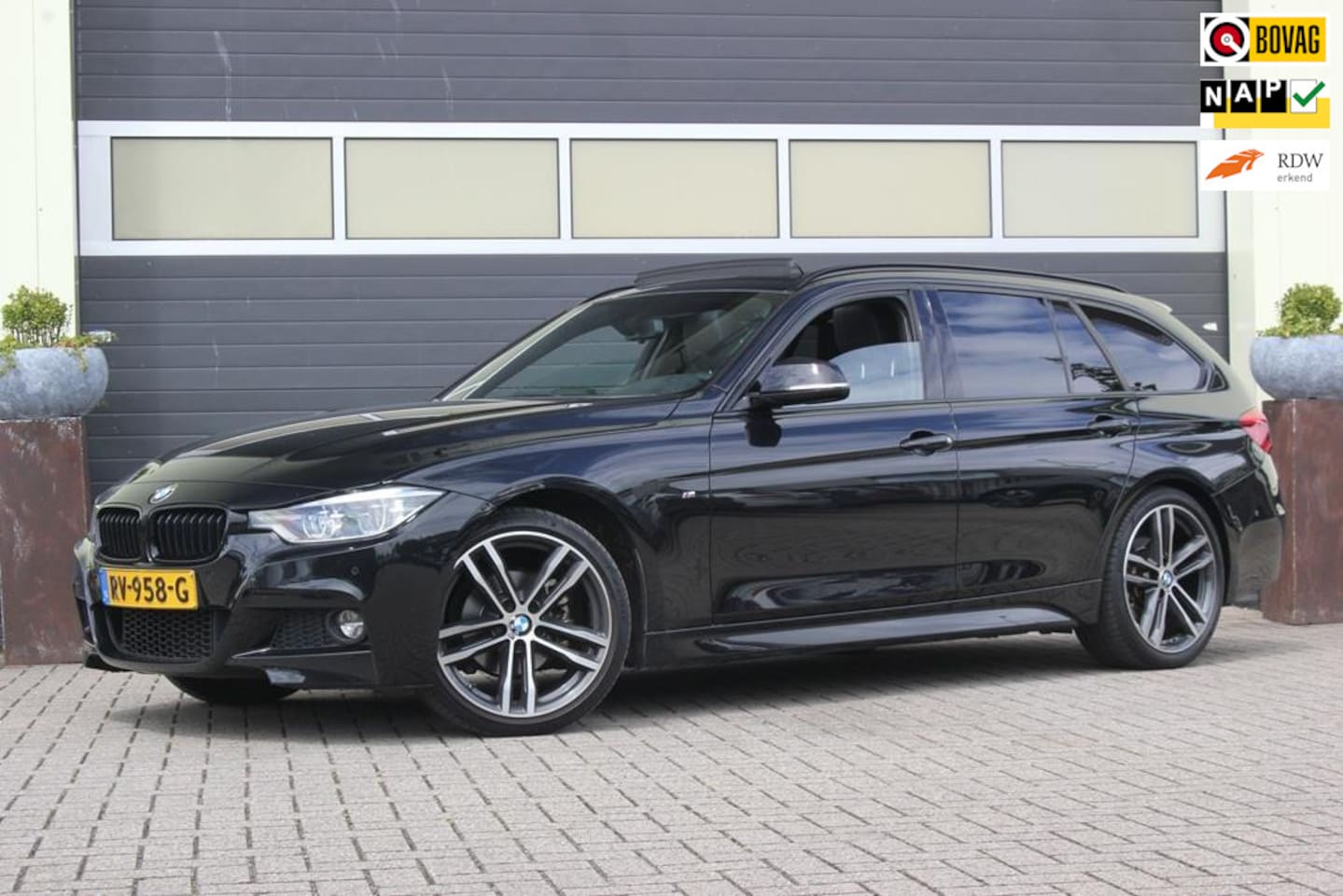 BMW 3-serie Touring - 320i High Executive M Sport | Panoramadak | - AutoWereld.nl