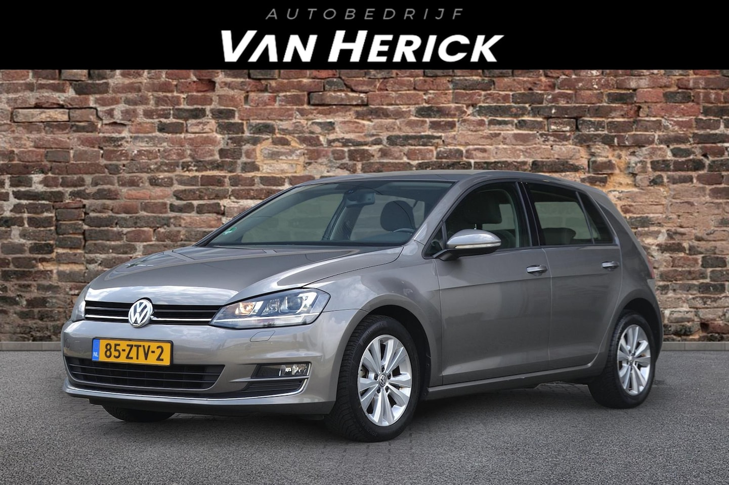 Volkswagen Golf - 1.4 TSI Highline | Camera | Navigatie | Cruise - AutoWereld.nl