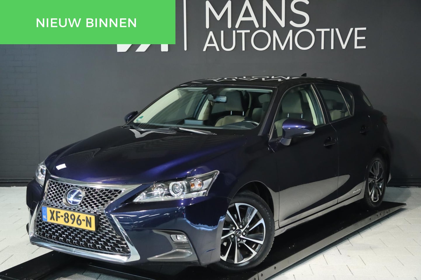 Lexus CT 200h - Business Line / CAMERA / ALCANTARA / LED / CRUISE / NAP - AutoWereld.nl