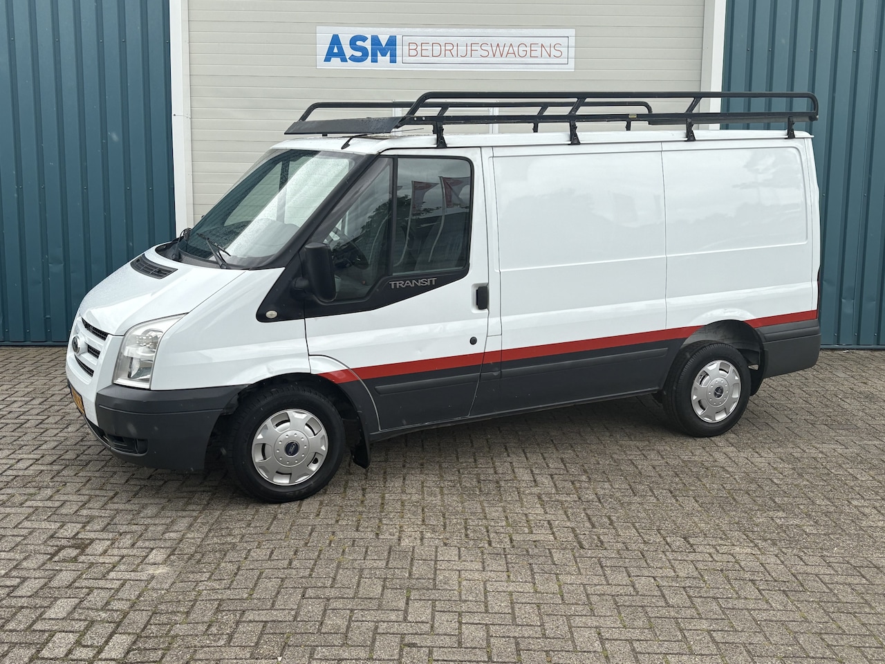 Ford Transit - 260S 2.2 116Pk TDCI Ambiente SHD / Cruise / Airco / Navi / Trekhaak / Apk t/m 10-02-2026 - AutoWereld.nl