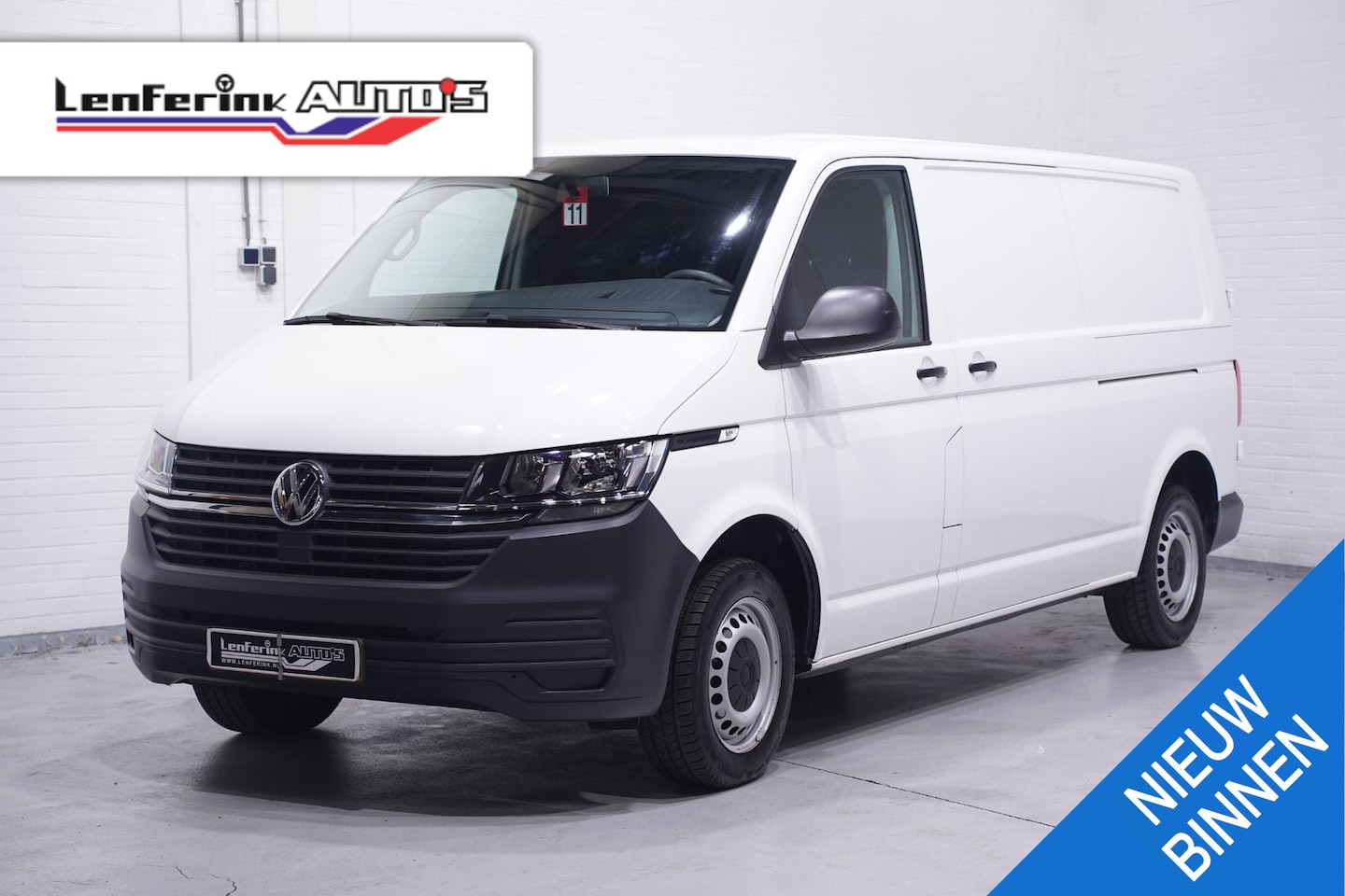 Volkswagen Transporter - 2.0 TDI 110 pk L2H1 Airco, 2x Schuifdeur NAP, Trekhaak, Cruise Control, 2-Zits, 1e Eigenaa - AutoWereld.nl