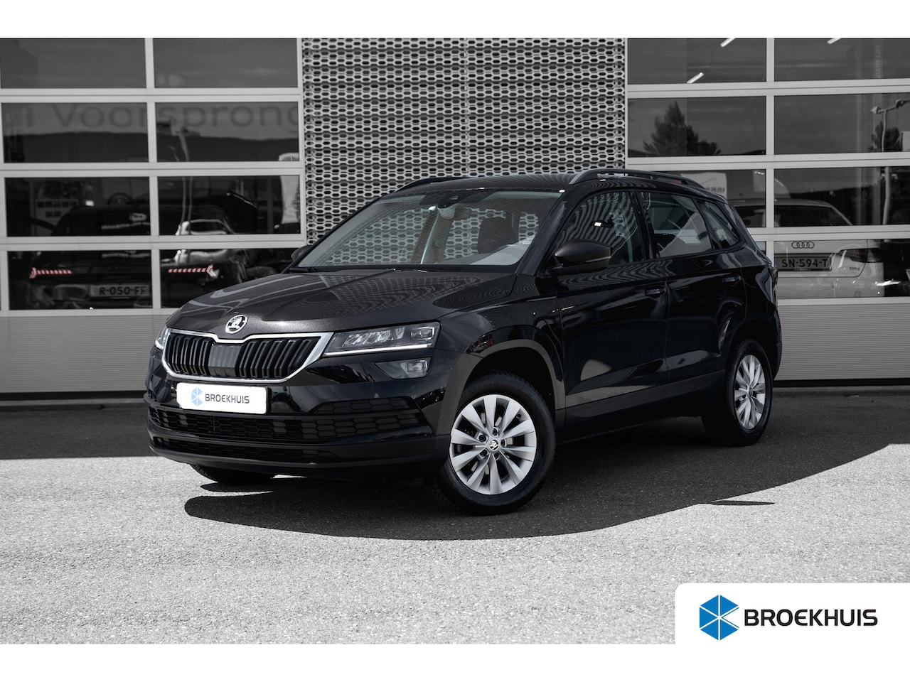 Skoda Karoq - 1.5 TSI ACT Business Edition | Adapt. Cruise | Stoel- Stuurverwarming | Navigatie | Carpla - AutoWereld.nl