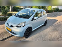 Toyota Aygo - 1.0-12V + In 2017 gechiptuned van 68 naar 80 pk (zie certificaat)
