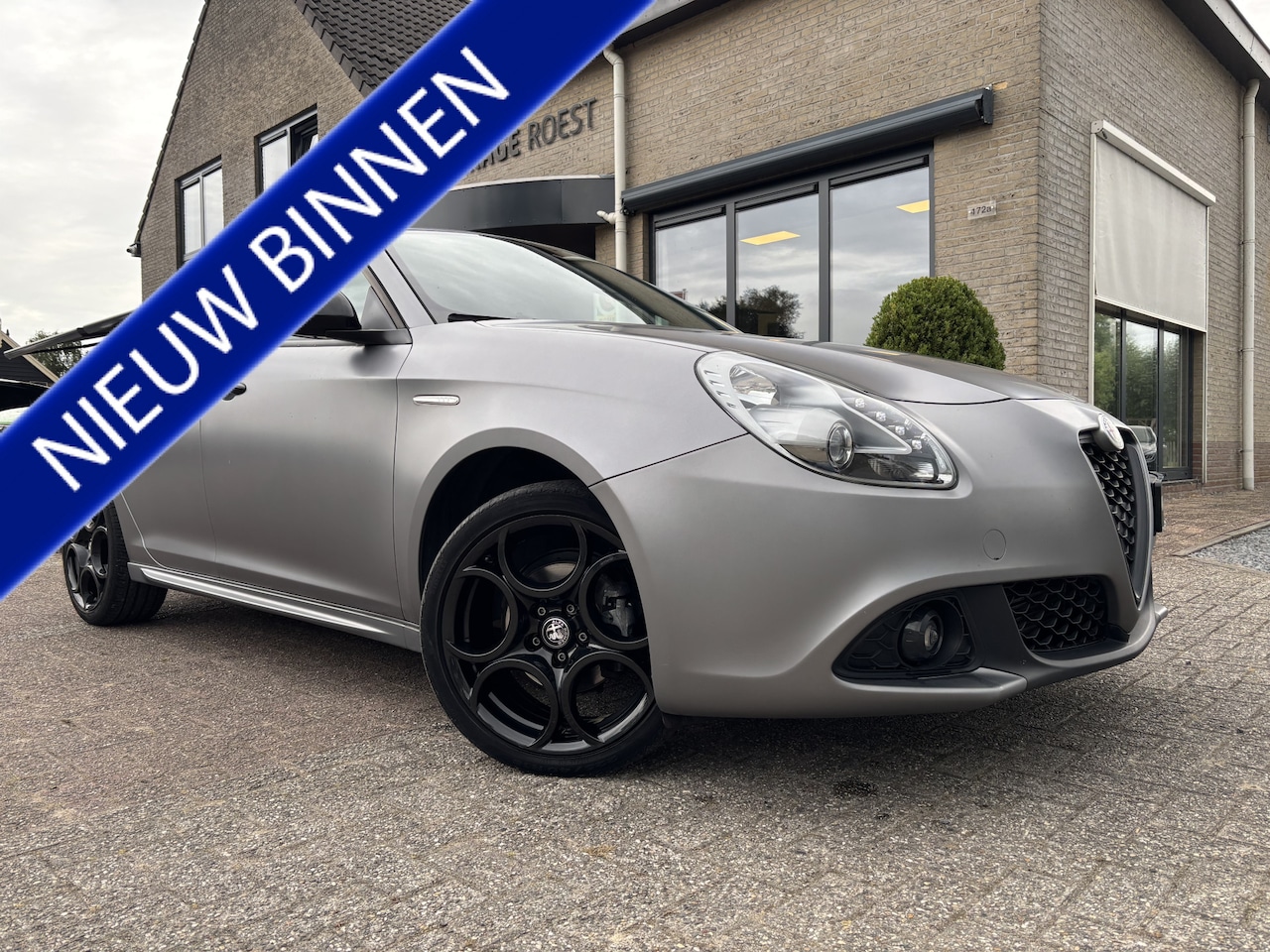 Alfa Romeo Giulietta - 1.4 Turbo Sport Matte lak / Carplay / Camera - AutoWereld.nl