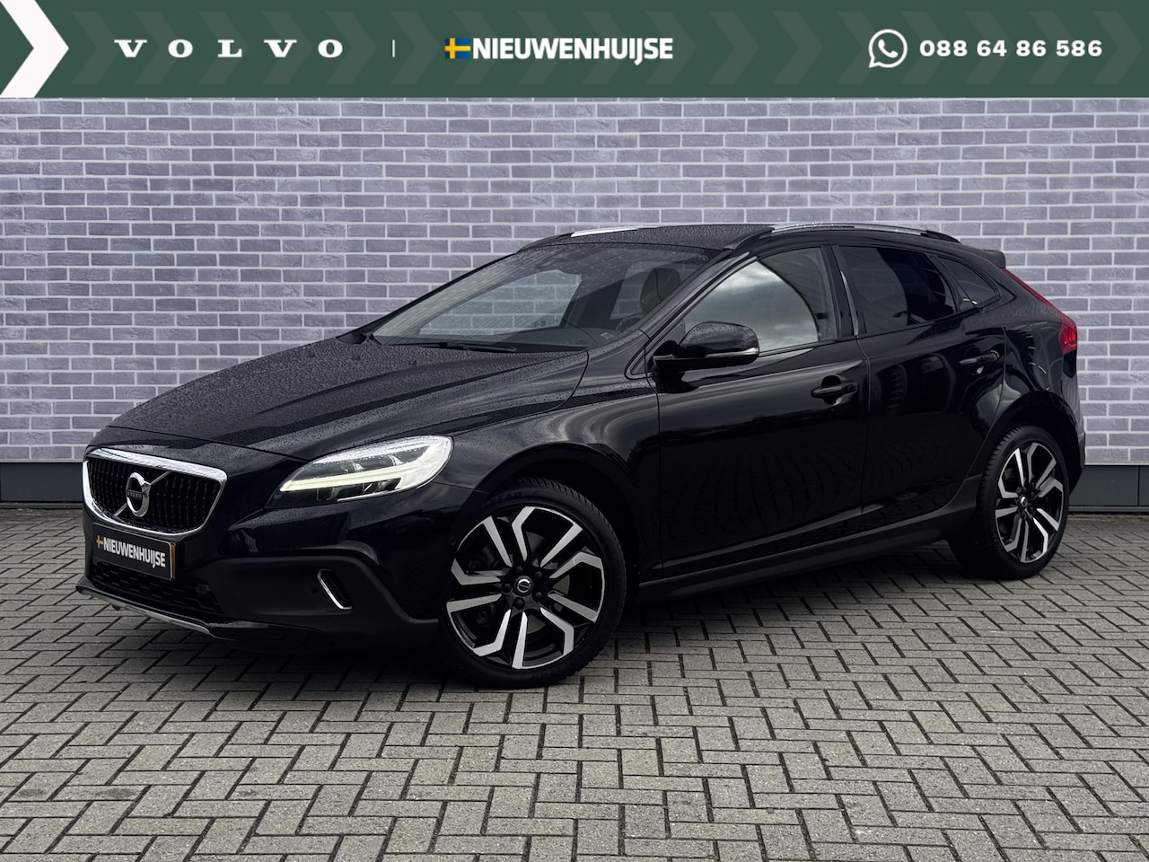 Volvo V40 Cross Country - 1.5 T3 Summum | Panoramadak | Harman Kardon | Stoelverw. | Navigatie | Parkeersensoren V+A - AutoWereld.nl