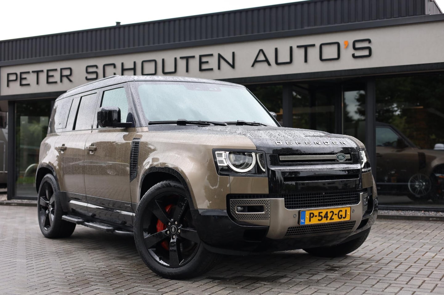 Land Rover Defender 110 - P400e 110 X * Full Options * - AutoWereld.nl
