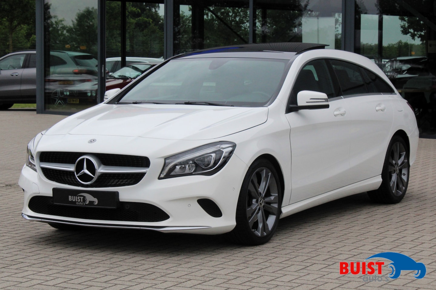 Mercedes-Benz CLA-klasse Shooting Brake - 180 Business Solution AMG PANO LED 102403KM! - AutoWereld.nl