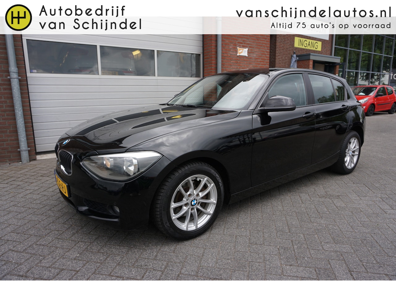 BMW 1-serie - 118i PARKEERSENSOREN V+A - 16 INCH LM VELGEN - AIRCO - BLUETOOTH  - AUTO VERLICHTING - AutoWereld.nl