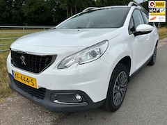 Peugeot 2008 - 1.2 PureTech Active keurig ond. met navi en parkeersens
