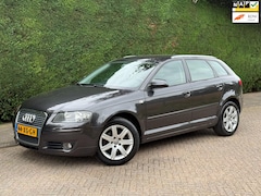 Audi A3 Sportback - 1.6 FSI /6BAK/CRUISE/NAVIGATIE/RIJDTSUPER/