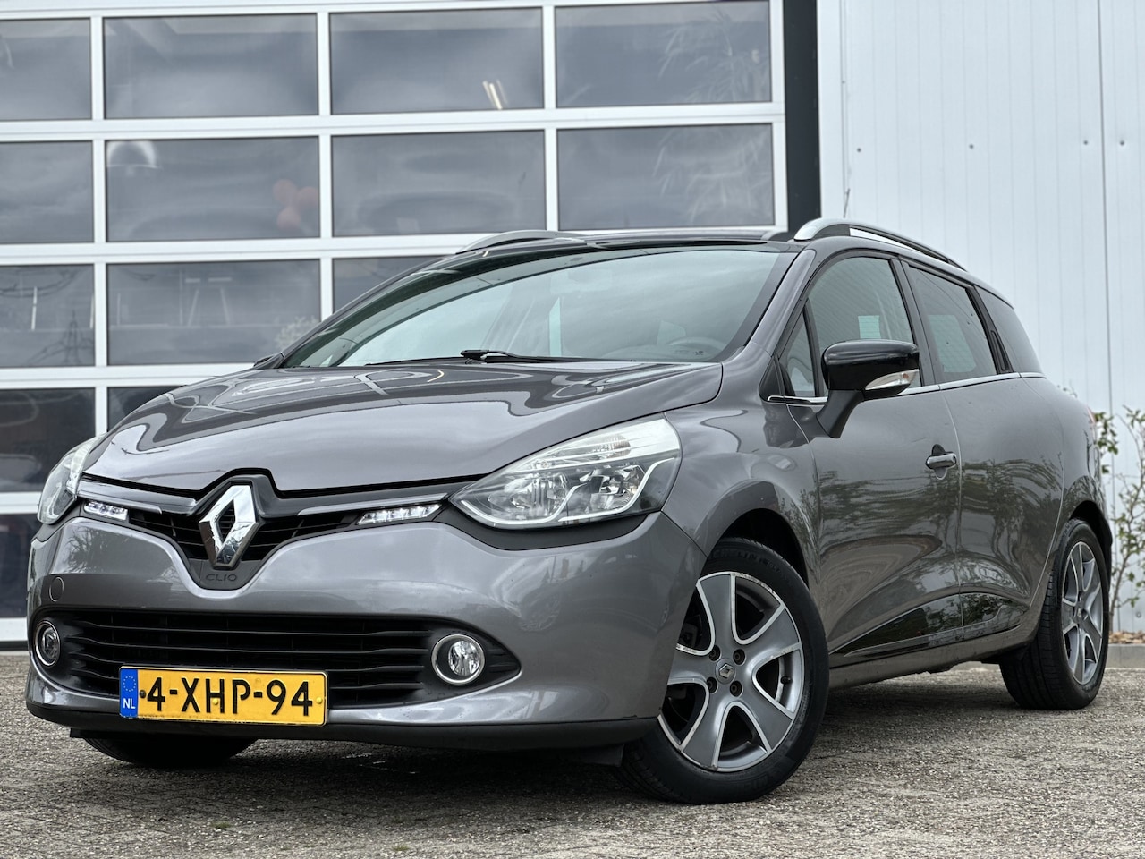 Renault Clio Estate - 0.9 TCe Night&Day 90pk | Airco | Bluetooth | Cruise Control | LED dagrijverlichting | Navi - AutoWereld.nl