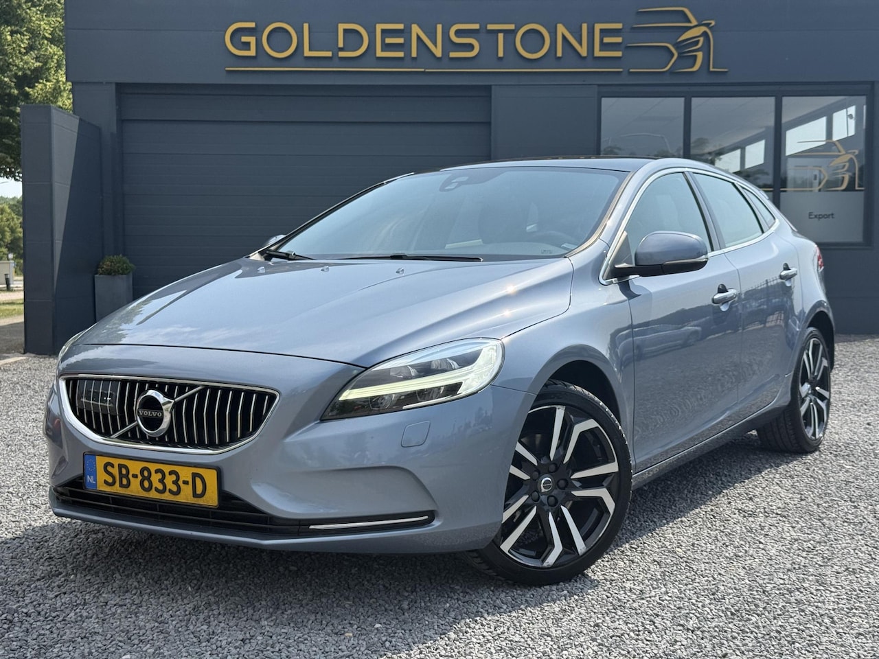 Volvo V40 - 2.0 T2 Nordic+ Dealer Onderhouden,Pano,Leder,Navi,Camera,Pdc,Stoelverw,123pk,Clima,Cruise, - AutoWereld.nl