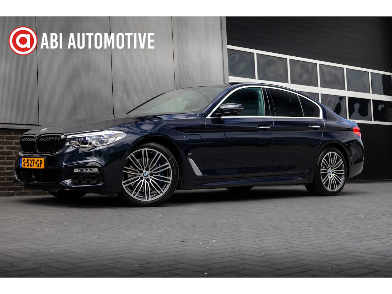 BMW 5-serie - 530e 252 pk iPerformance High Executive M-Sportpakket / Head-Up/ 360-Camera/ Keyless/ Lede - AutoWereld.nl