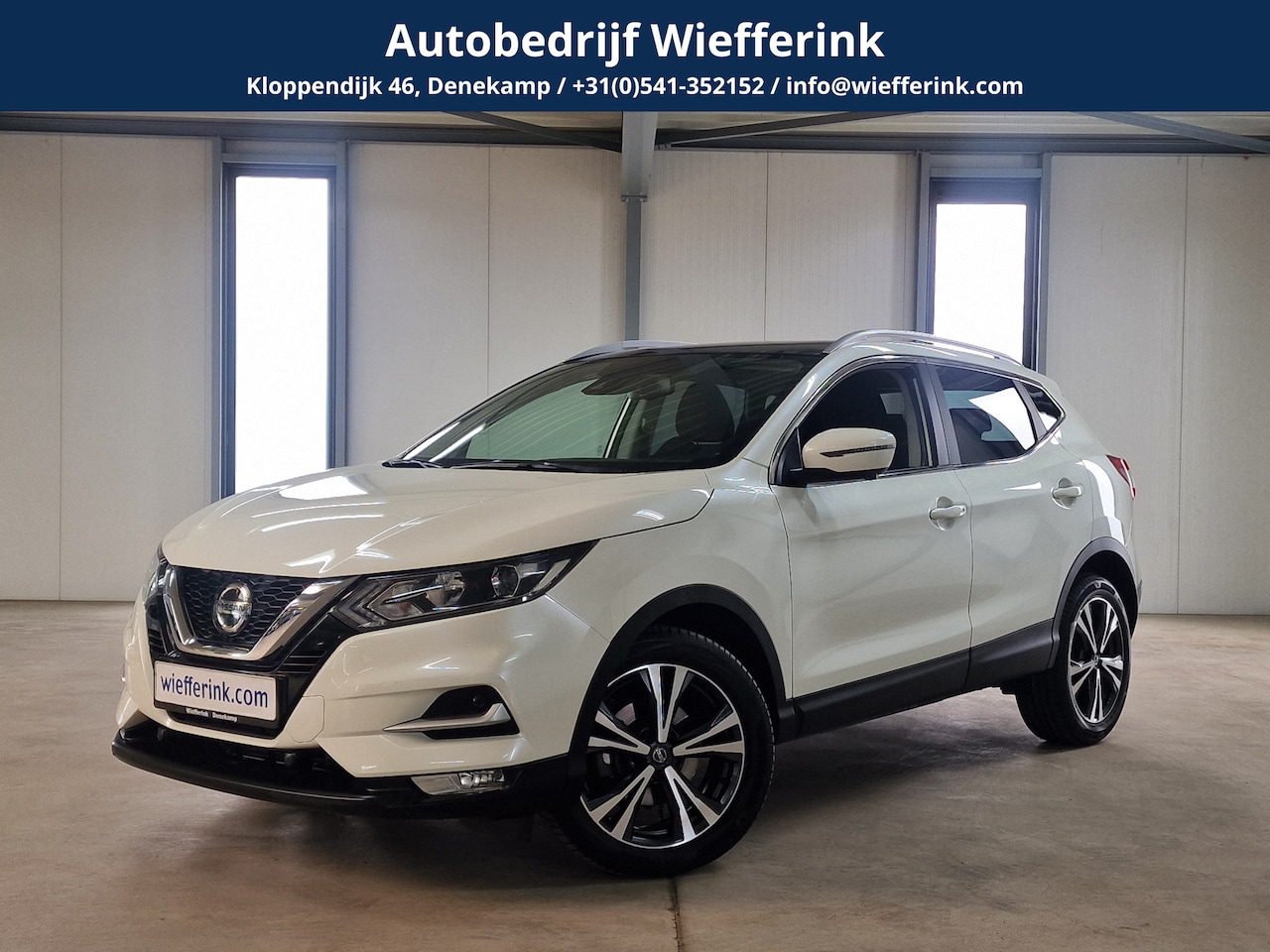 Nissan Qashqai - 1.2 N-Connecta Automaat | Ecc | Camera | Pano | Trekhaak | - AutoWereld.nl
