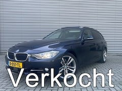 BMW 3-serie Touring - 328iA SPORTLINE * ADAPT. LED, NAVI PROF, PANORAMA, KEYLESS, 18-inch LMV, ALARM * VOL DEALE