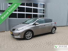 Toyota Auris - 1.8 Hybrid Lease Pro | 2e Eigenaar | Panoramadak | Boekjes | Xenon | Parkeersensoren