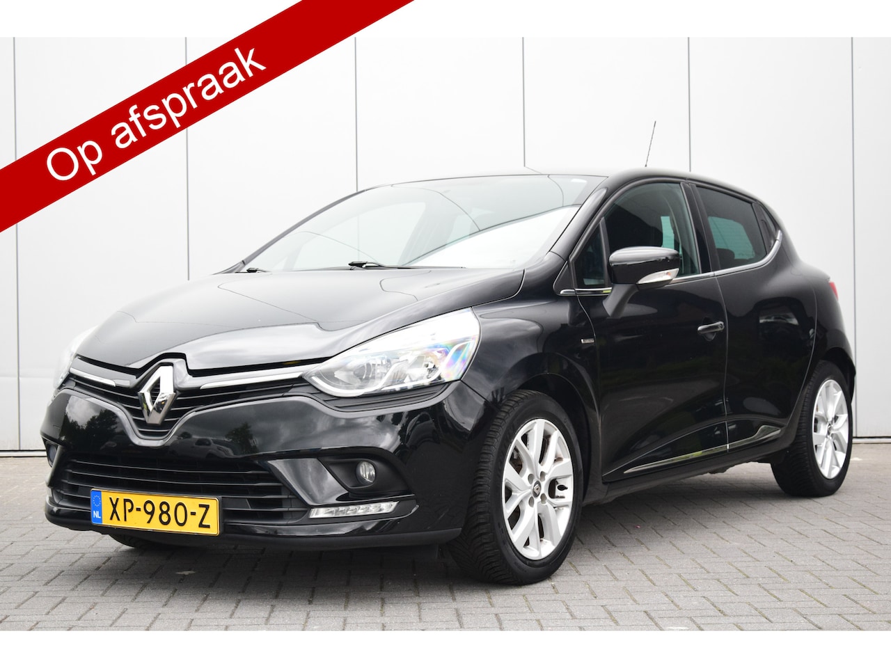 Renault Clio - 0.9 TCe Limited Navi/Dab Priv/Glass Airco Cruise Pdc - AutoWereld.nl