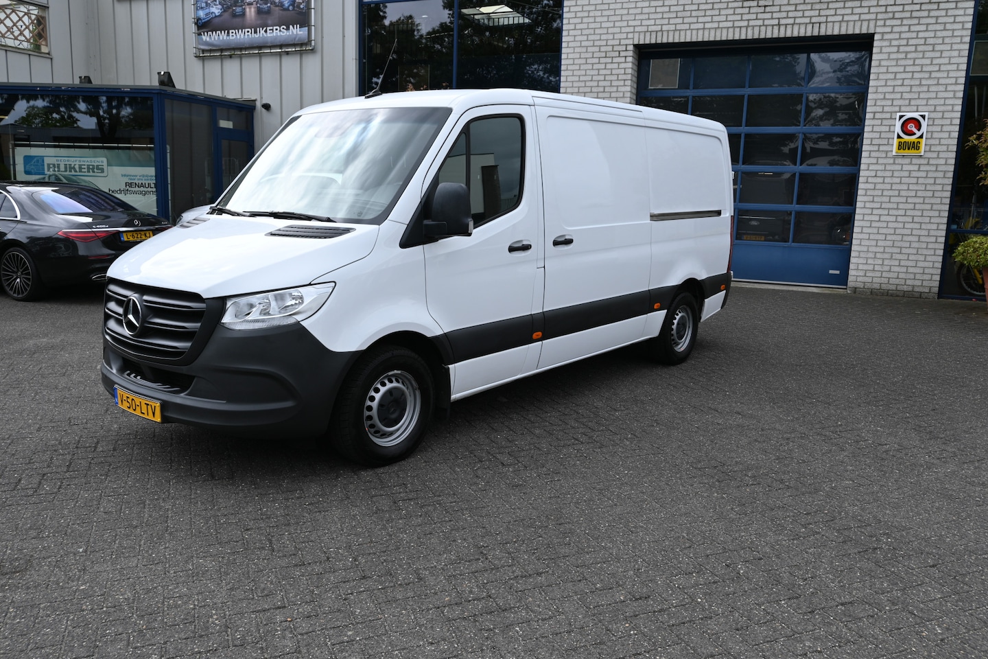 Mercedes-Benz Sprinter - 315 CDI L2H1 MBUX Navigatie met camera, Linker schuifdeur, Standkachel - AutoWereld.nl