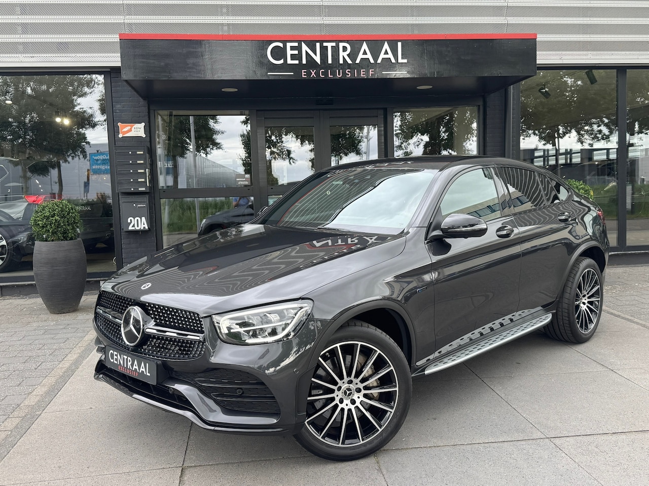 Mercedes-Benz GLC-klasse Coupé - 300e 4MATIC AMG 320PK|360Camera|Keyless|Leder|Carplay|Navi|Ambient Light - AutoWereld.nl
