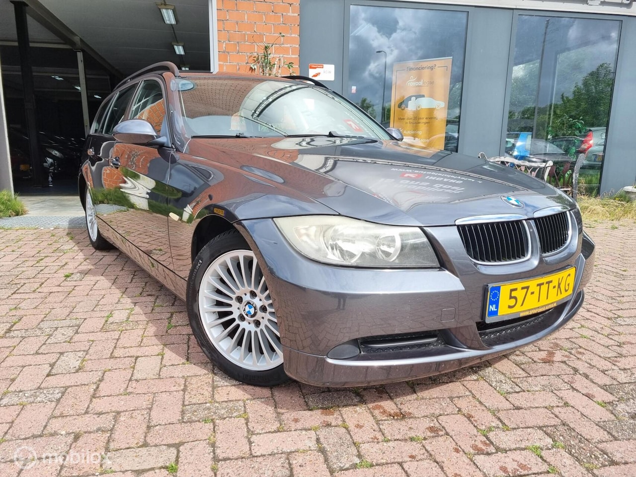 BMW 3-serie Touring - 318i High Executive 318i High Executive - AutoWereld.nl