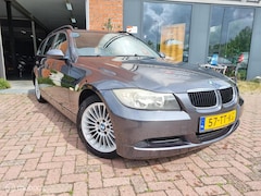 BMW 3-serie Touring - 318i High Executive