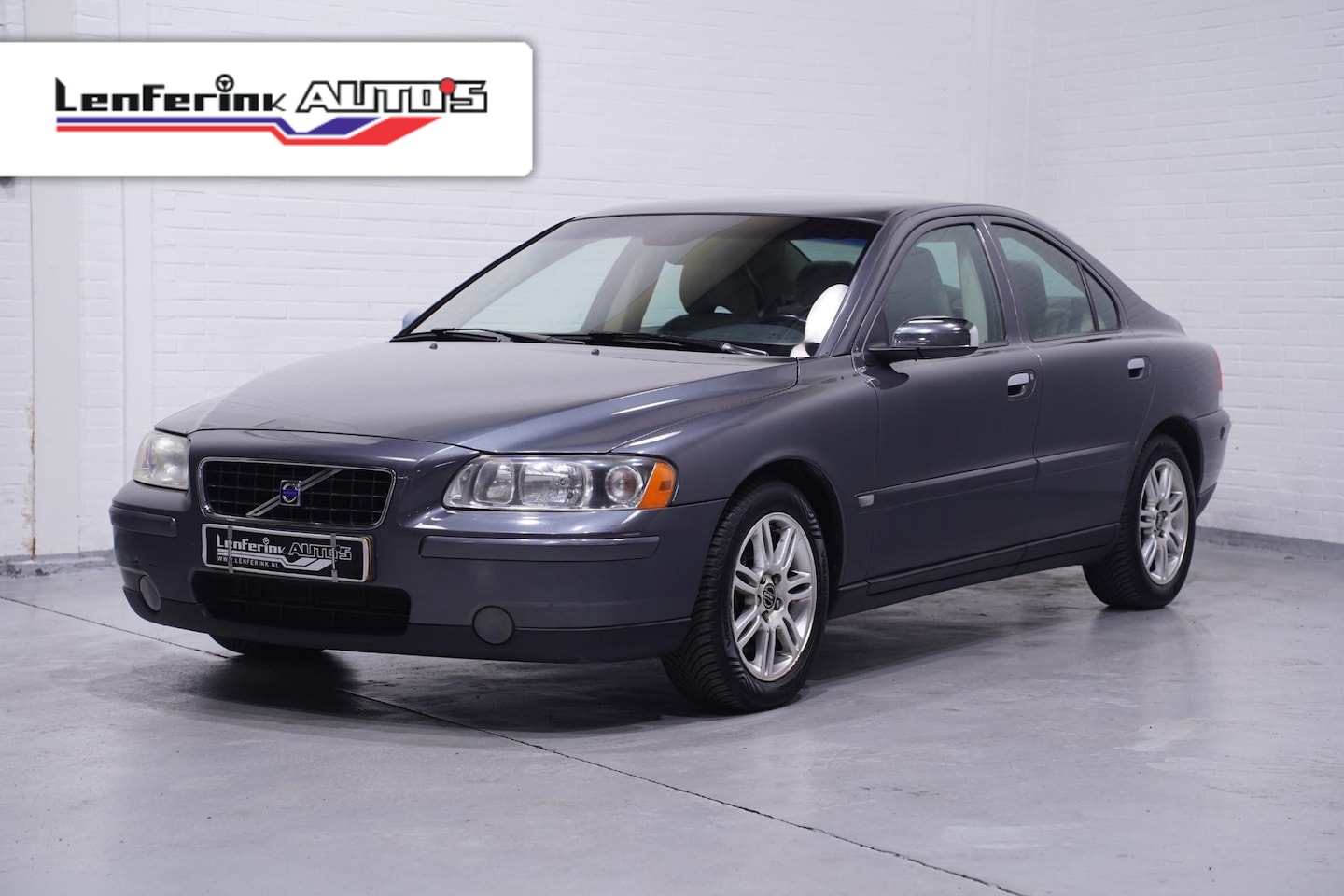Volvo S60 - 2.0T Momentum Airco APK Cruise Leder APK 17/03/2026 Youngtimer - AutoWereld.nl