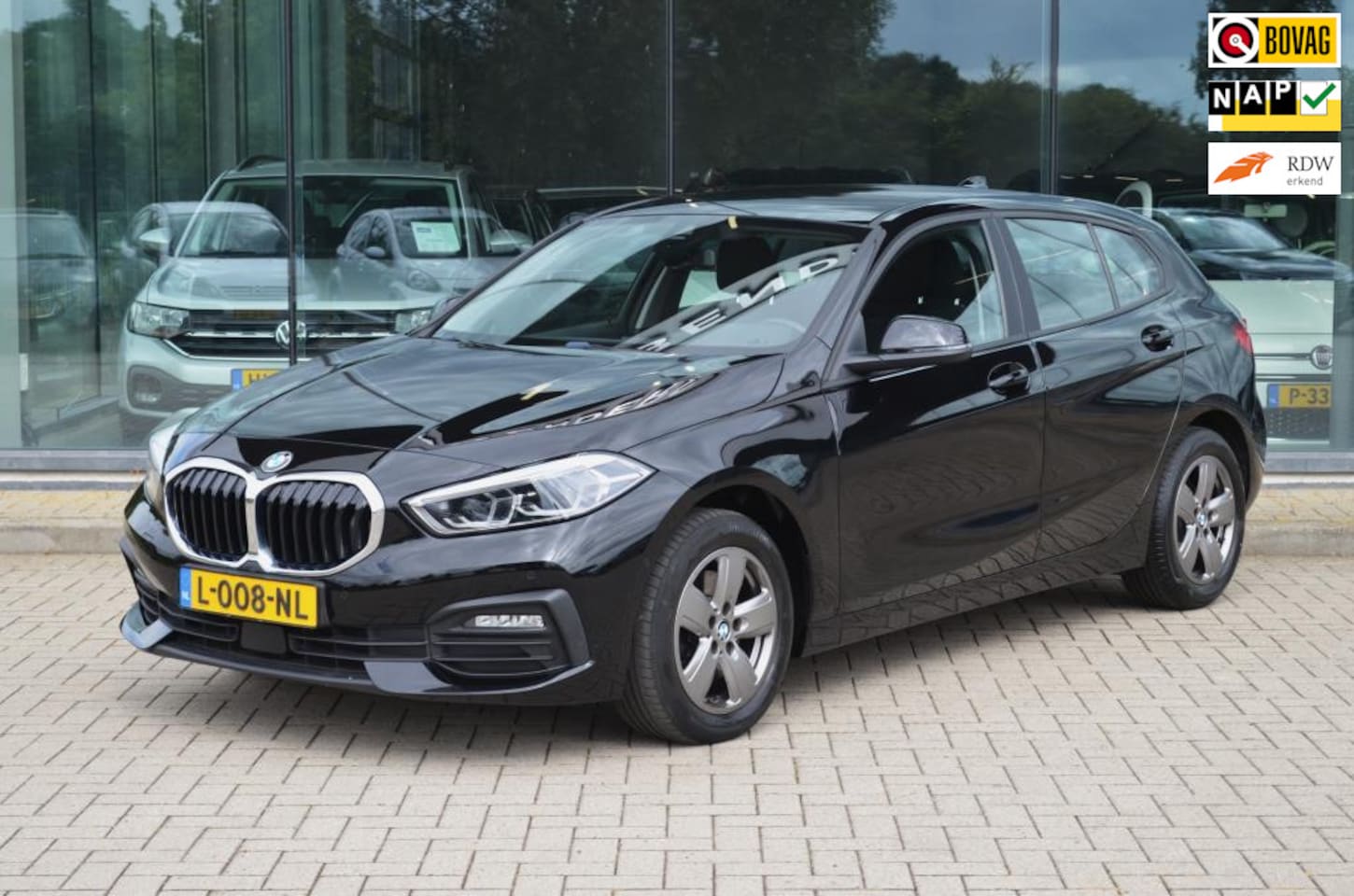 BMW 1-serie - 118i Business Edition | LED |Carplay | Achteruitrijcamera | Automaat - AutoWereld.nl