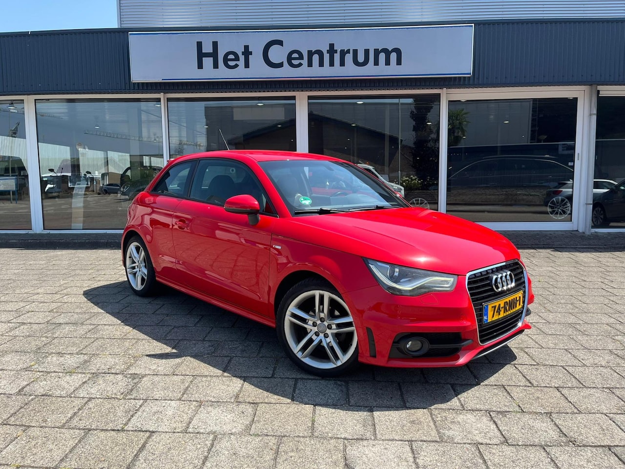 Audi A1 - 1.2 TFSI S edition S-line - Xenon - 17" - Navi - Airco - Cruise Control - AutoWereld.nl