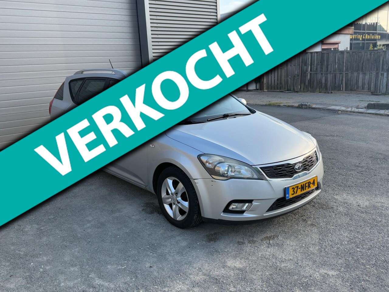 Kia Cee'd - 1.4 CVVT X-ecutive 1.4 CVVT X-ecutive - AutoWereld.nl