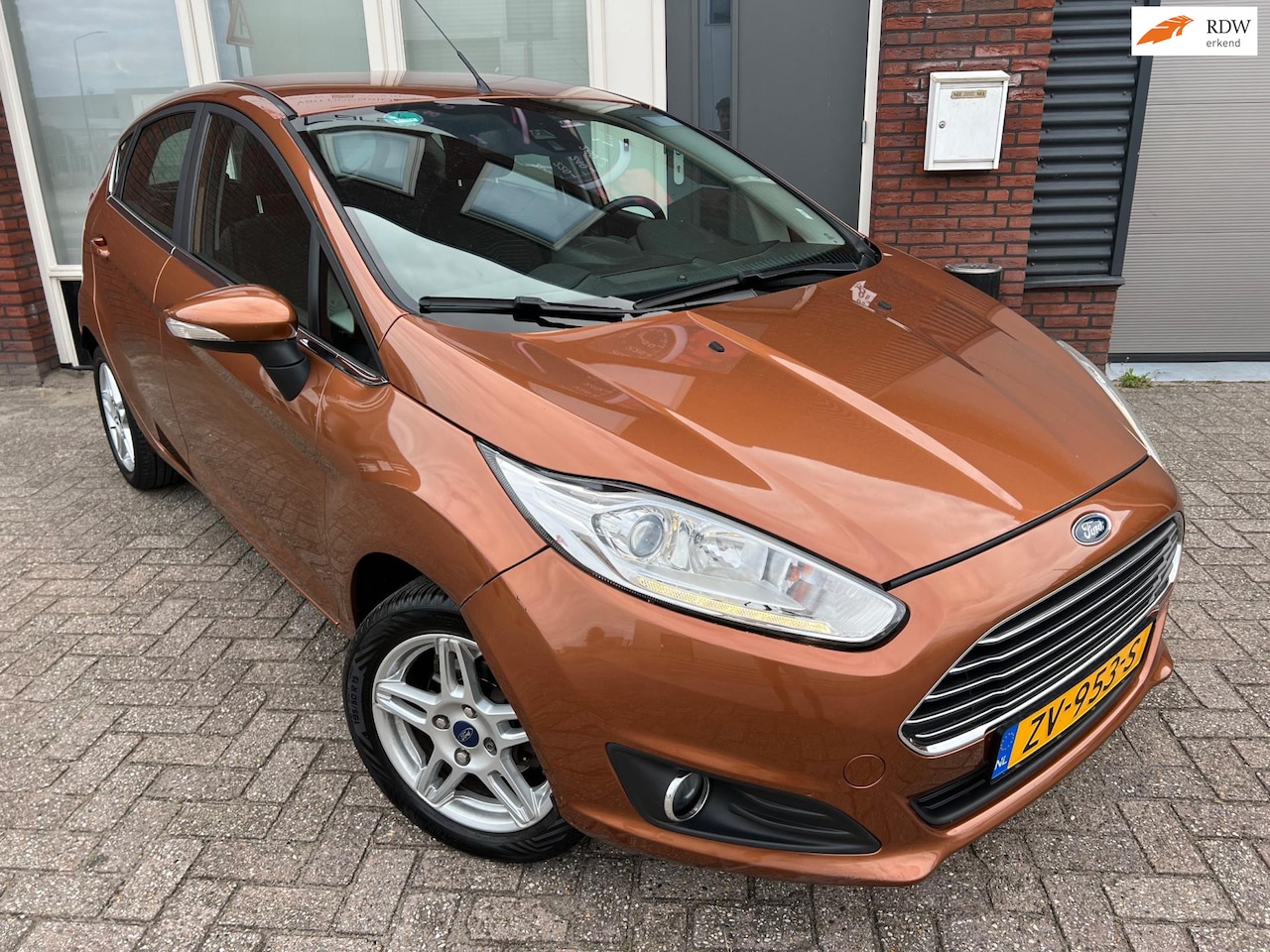 Ford Fiesta - 1.0 EcoBoost Titanium / PDC / Navi / Keyless / Clima - AutoWereld.nl